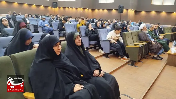 همایش تجلیل از خانواده برتر پایور