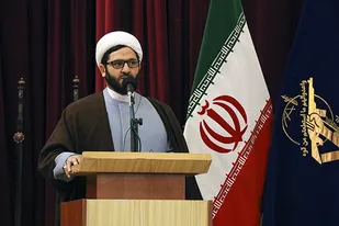 جانبازان شهدای زنده انقلاب اسلامی و سرمایه&zwnj;های معنوی کشور هستند
