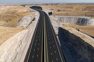 تعریض و بهسازی جاده اراک-شهباز/وقتی از یک خدمت کام مردم شیرین می شود