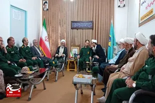 دیدار مسئولین سپاه ناحیه نهاوند با امام جمعه این شهرستان