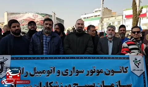 جامعه ورزش ایران نمی‌گذارد پرچم کشورمان به دست نااهلان بیفتد