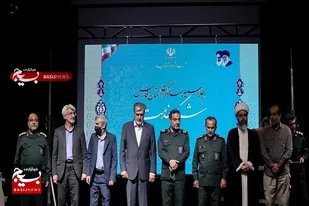 در آیین تجلیل از جهادگران برتر استان فارس از گروه جهادی احرار لامرد تجلیل شد