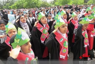 مشق ولایت دانش آموزان تربت جامی در همنوایی سرود سلام فرمانده