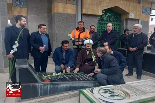 آئین غبارروبی و گلباران مزار مطهر شهدای شهر بهار به مناسبت دهه فجر