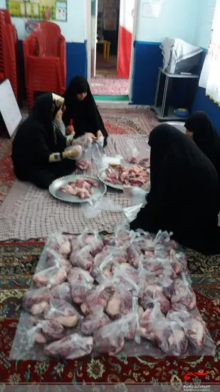 توزیع ۸۵ بسته گوشت قربانی در شهرک ولیعصر اراک