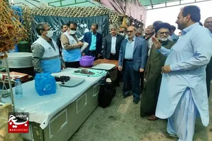 شور و شوق سنگر سازان بی سنگر سیستان وبلوچستان در پذیرایی از زائرین اربعین حسینی پاکستانی