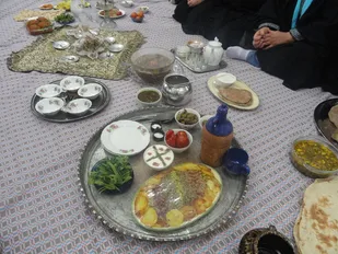 برگزاری جشنواره غذاهای سنتی برای مددجویان رزنی