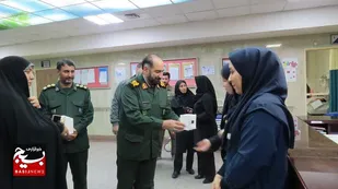 تجلیل جانشین سپاه استان البرز از پرستاران به مناسبت ولادت حضرت زینب (س) +تصاویر