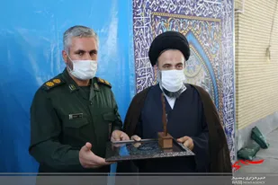 تصاویر| تقدیر فرمانده سپاه خمینی شهر از امام جمعه شهرستان