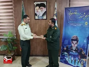 تجلیل فرمانده سپاه ناحیه قشم از فرمانده و کارکنان نیروی انتظامی شهرستان قشم