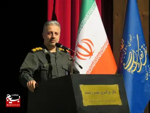 کارمندان در خط مقدم مدیریت جهادی و مقاومت فرهنگی ایستاده&zwnj;اند