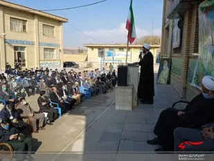به دشمن امان ندهیم که ذهن جوانان را منحرف کند