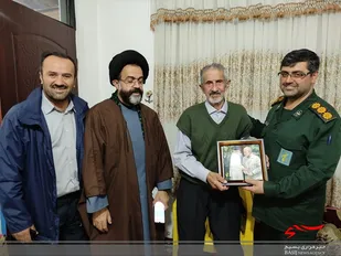 دیدار  فرمانده سپاه چالوس با خانواده شهدا و جانبازان+ تصاویر