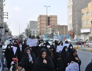 همایش پیاده روی دختران فاطمی   در شهر صالحیه برگزار شد