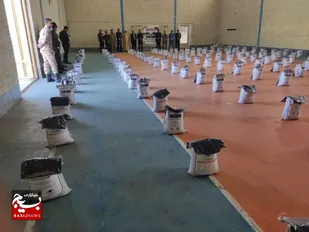 برگزاری رزمایش کمک های مومنانه و اهدا لباس به محرومان در آغاجاری