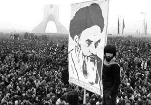 انقلابی که متفاوت بود و منحرف نشد