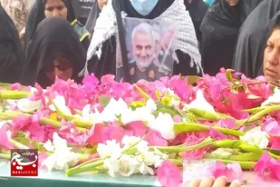 استقبال پرشور مردم روستاهای دشتی از پیکر شهید گمنام