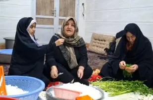 گوشه ای از تلاش بانوان جهادی پایگاه نرگس آذرشهر