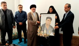 خانواده جوان اهداکننده عضو در دیّر تجلیل شد