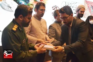 اولین همایش همدلی تحقق محله اسلامی در طرقبه شاندیز/ اهدای هزار و یک جلد کتاب &laquo;خاتون و قوماندان&raquo; + عکس و فیلم