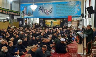 جوانان در برابر توطئه دشمنان هوشیار باشند