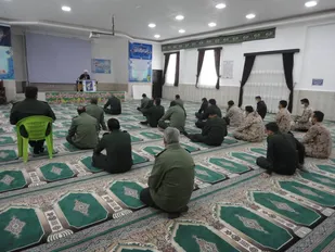 جوانان با کرامات حضرت زهرا (س) آشنا شوند