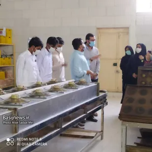 بازدید دانشجویان سراوانی از کارخانه فرآوری خرمای افق سراوان