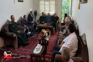 دیدار سردار فرجیان&zwnj;زاده با خانواده شهید یارمحمدی در ملایر