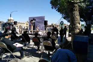 عطرافشانی مزار شهدای گمنام کبودراهنگ به مناسبت سالگرد ارتحال امام(ره)