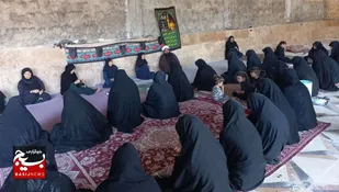 باید از اسلام ناب اطاعت کرد