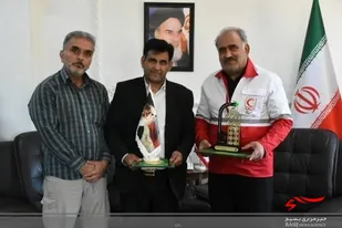 تجلیل از جهادگر بسیجی و مدافع سلامت در زاهدان