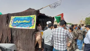 سیاه چادر عشایری و ایستگاه صلواتی بسیج عشایر گرمسار برپا شد