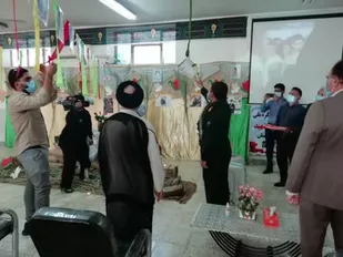 نواختن زنگ مقاومت به مناسبت چهلمین سالگرد دفاع مقدس در بهبهان