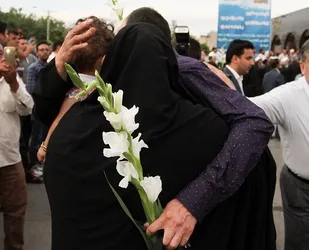 آزادی زندانیان جرائم غیرعم از محل کمک های نمازگزاران نماز جمعه تهران