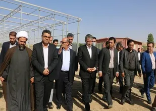بازدید وزیر جهاد کشاورزی از بزرگترین گلخانه هیدروپونیک کشور در شهرستان دیواندره
