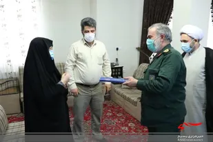 جانشین فرمانده کل سپاه با خانواده شهیدان غلام نژاد و کیانپور دیدار کرد