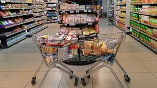 شیوع گرانفروشی با شیوه منسوخ/حذف قیمت از روی اقلام اساسی در برخی فروشگاه ها!