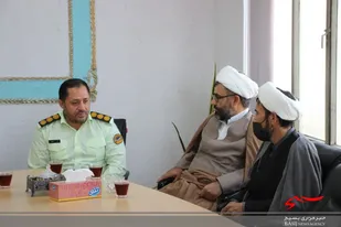 دیدار مسئول دفتر نمایندگی ولی فقیه در سپاه ناحیه ساوجبلاغ با فرماندهی فراجا ساوجبلاغ