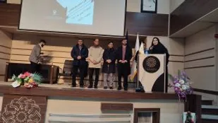 عصر شعر &laquo;سحر سخن انقلاب&raquo; در کرمانشاه برگزار شد.