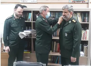 اعطای درجه سرهنگی به جانشین فرمانده  سپاه ناحیه حضرت روح الله