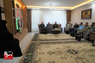 دیدار مسئولین سپاه انصارالحسین(ع) همدان با خانواده شهید سلگی