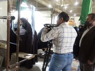 در دهه فجر از کارگاه قالیبافی حوزه نرجس خاتون ناحیه مرکزی یزد بازدید شد