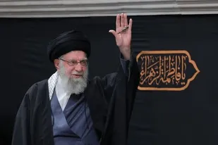 قائد امت در هیچ شرایطی در برابر مستکبران سر تسلیم فرود نیاورد