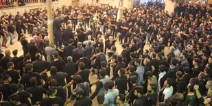 حضور هیئت عزاداران حسینی محله باغزندان در مراسم نخل گردانی شاهرود