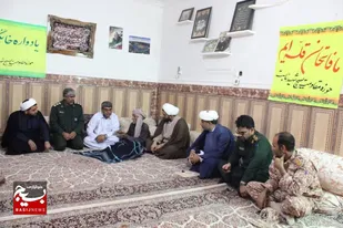 مادران و پدران شهدا پرچمداران عشق و مقاومت هستند
