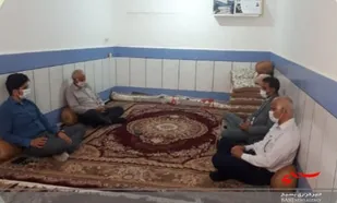 دیدار بخشدار مرکزی دیلم از خانواده شهید در روستای کنارکوه