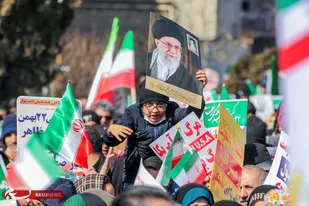 مردم را به راهپیمایی ۲۲ بهمن دعوت کرد