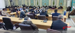معلم باید به معنای واقعی یک مبیّن برای جامعه باشد
