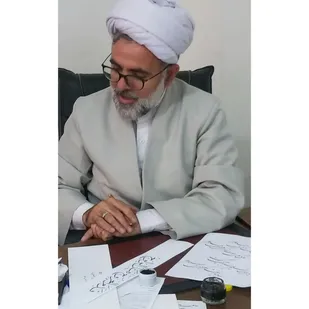 کشف حجاب یعنی حراج شخصیت زن