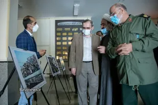 نمایشگاه عکس سفر امام خامنه ای در سال ۱۳۷۹ به استان مرکزی افتتاح شد